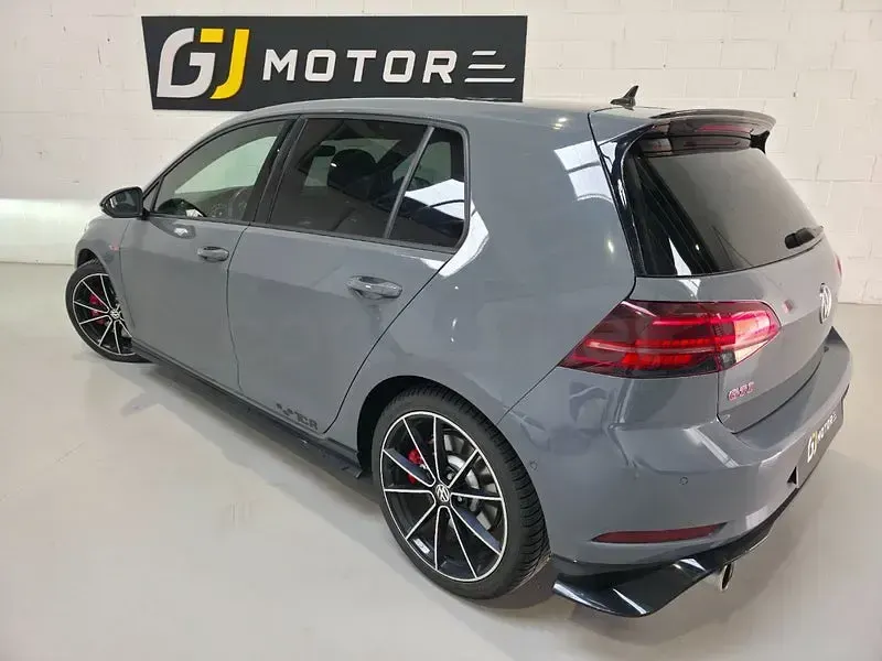 Usado VW Golf VII GTI 290 CV (213 kW) 2020 Gris / plata Berlina