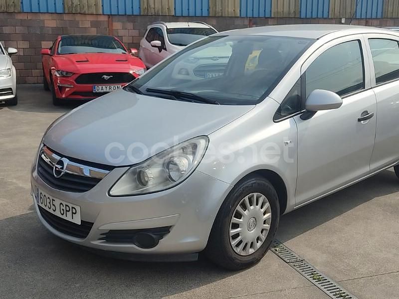 Gris / plata Usado 2009 Opel Corsa Berlina | 5200 € (Un poco caro) - Imagen 1/4