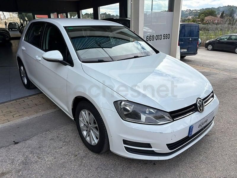 Usado VW Golf VII Advance 105 CV (77 kW) 2013 Blanco Berlina