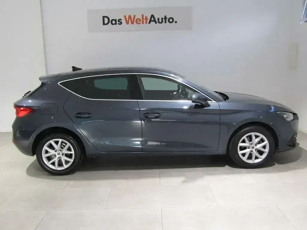 Occasion Seat Leon Style 116 PK (85 kW) 2025 Grijs Sedan