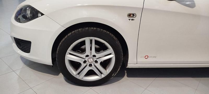 Usado Seat Leon Style 105 CV (77 kW) 2011 Blanco Utilitario