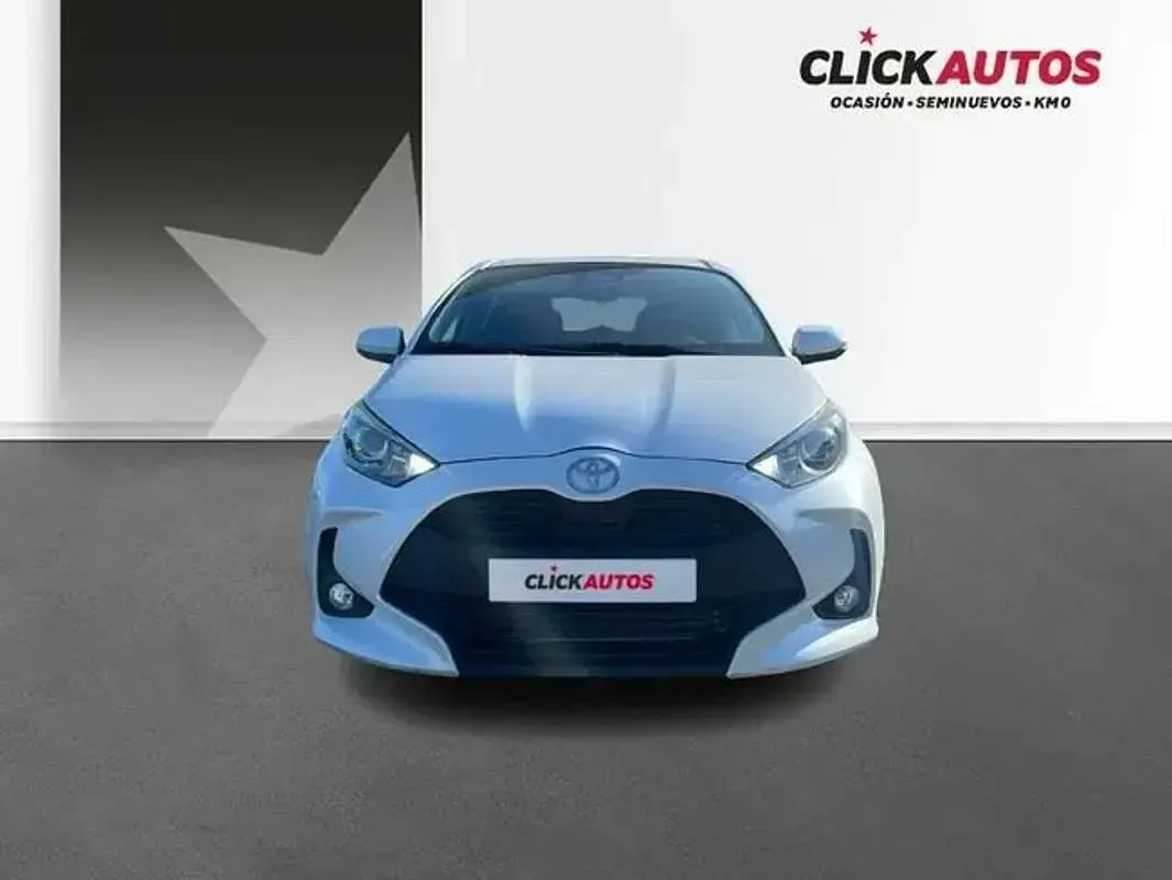 Usado Toyota Yaris Active 116 CV (85 kW) 2025 Blanco Utilitario