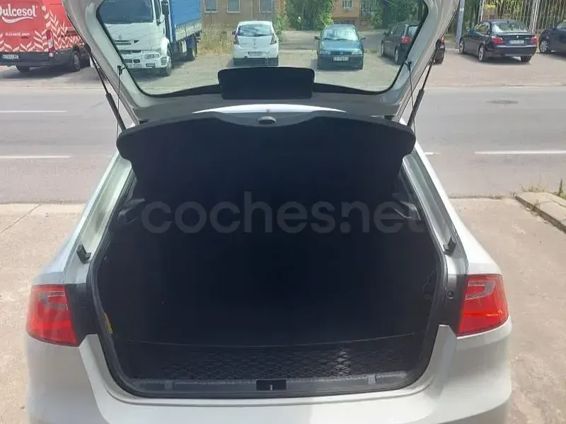 Usado Seat Toledo Style 105 CV (77 kW) 2012 Blanco Utilitario