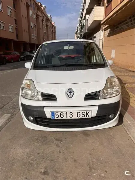 Usado Renault Grand Modus Authentique 85 CV (62 kW) 2009 Blanco Monovolumen