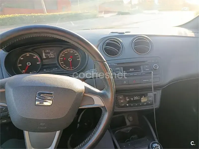 Usado Seat Ibiza SC I-Tech 105 CV (77 kW) 2015 Gris / plata Utilitario