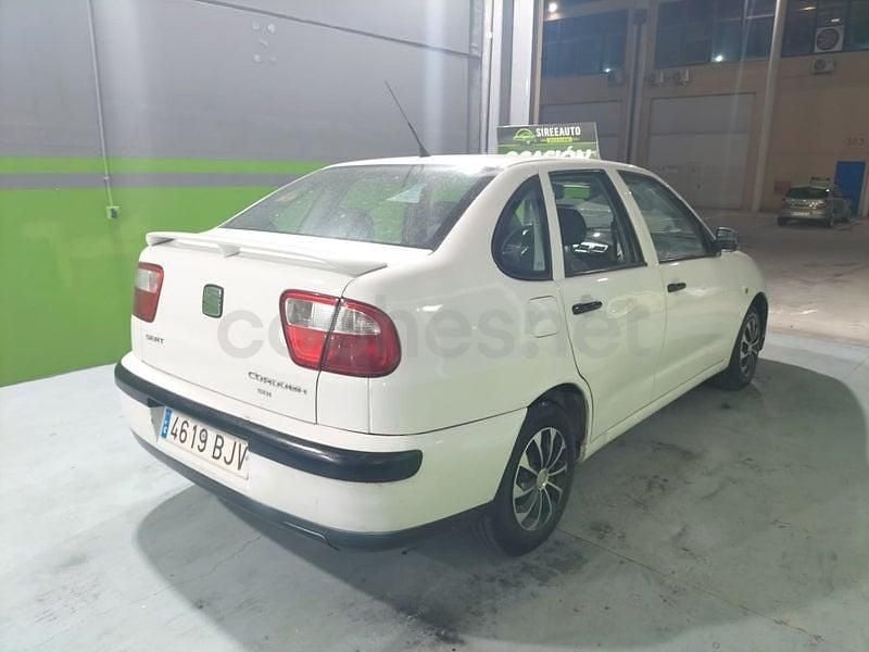 Usado Seat Cordoba Stella 68 CV (50 kW) 2002 Blanco Berlina