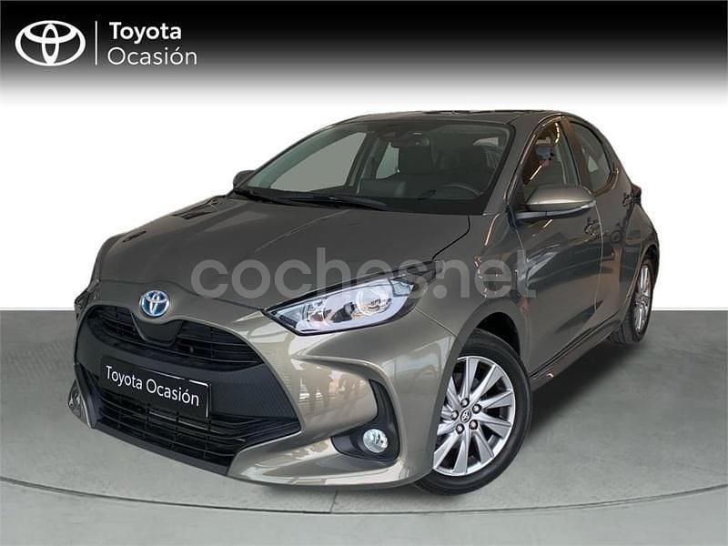 Negro Usado 2024 Toyota Yaris Hybrid Active Berlina | 19.250 € (Buen precio) - Imagen 1/4