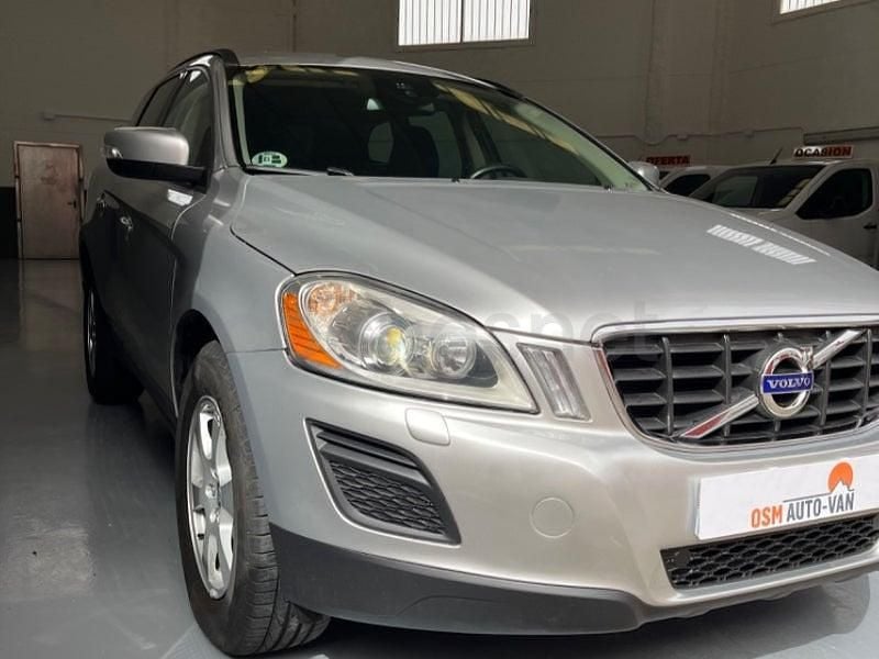 Usado Volvo XC60 Kinetic 136 CV (100 kW) 2013 Gris / plata SUV