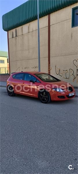 Usado Seat Leon Stylance 140 CV (102 kW) 2007 Rojo Berlina