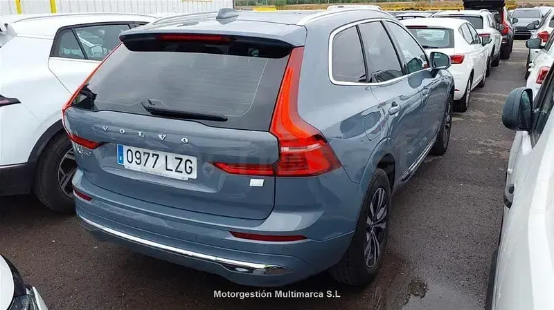 Begagnad Volvo XC60 Core 351 HK (258 kW) 2022 Gul SUV