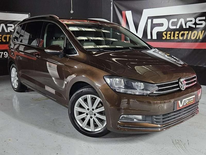 Usado VW Touran Advance 150 CV (110 kW) 2016 Marrón Monovolumen