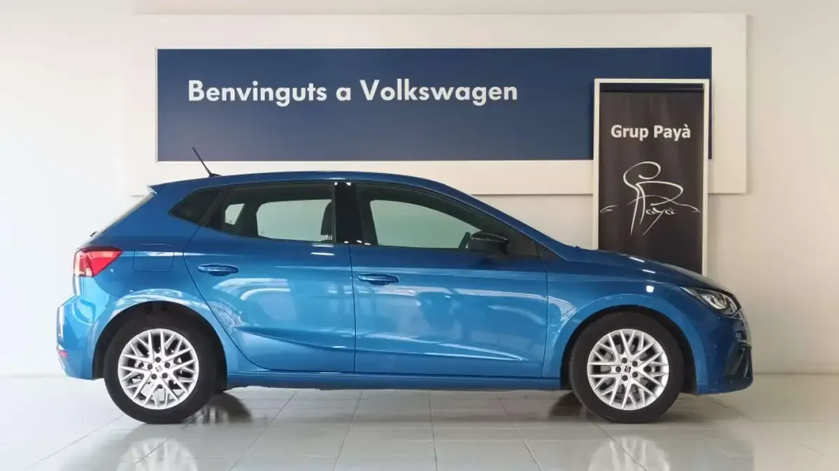 Usado Seat Ibiza FR 116 CV (85 kW) 2024 Azul Utilitario