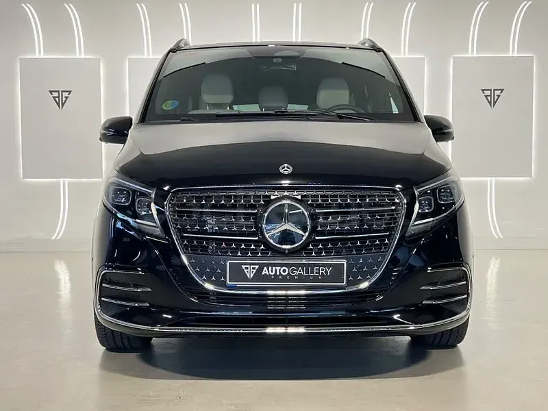 Usado Mercedes V250 Avantgarde 190 CV (139 kW) 2025 Negro Monovolumen