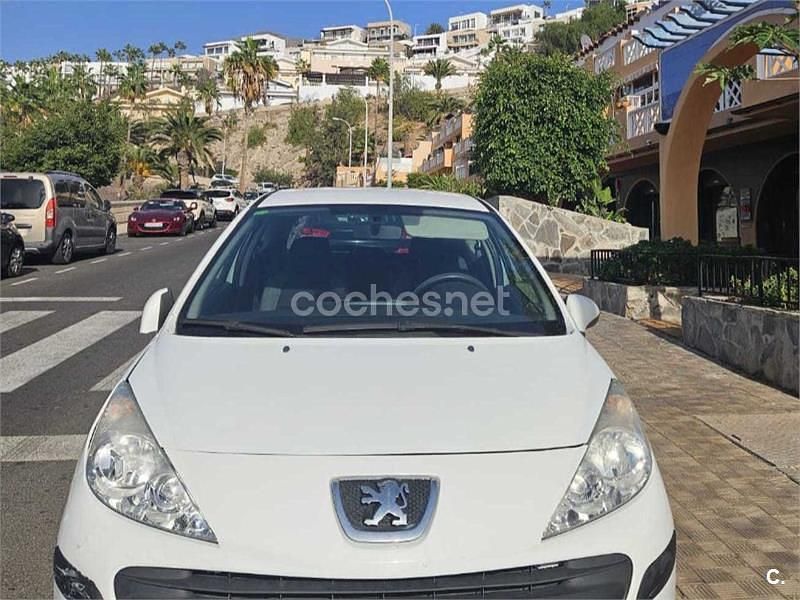 Usado Peugeot 207 70 CV (51 kW) 2007 Blanco Berlina