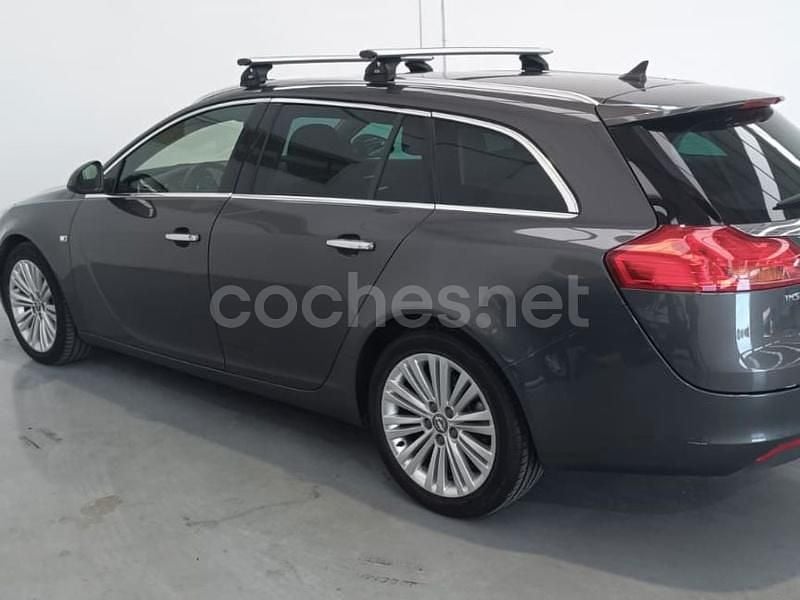 Usado Opel Insignia Excellence 130 CV (95 kW) 2012 Negro Familiar