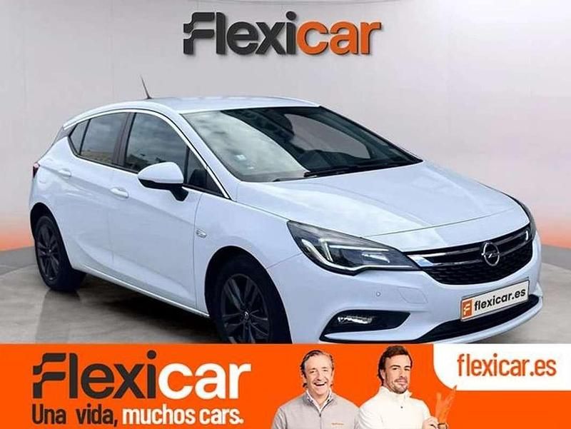 Usado Opel Astra Selective 110 CV (80 kW) 2019 Blanco Utilitario