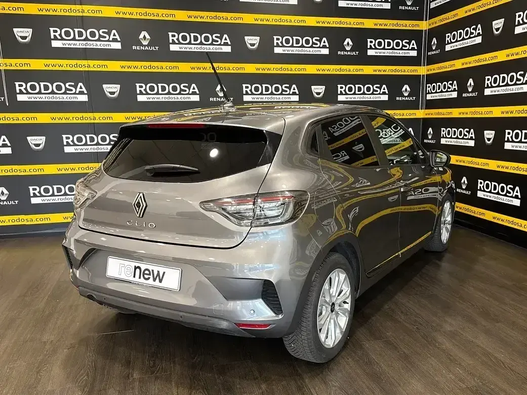 Usado Renault Clio Evolution 100 CV (73 kW) 2025 Gris Utilitario