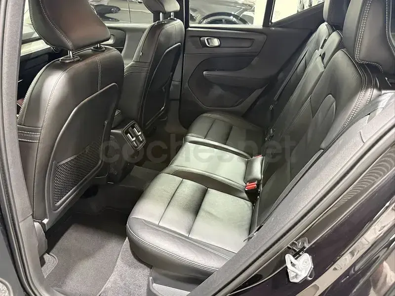 Usado Volvo XC40 Inscription 197 CV (144 kW) 2021 Negro SUV