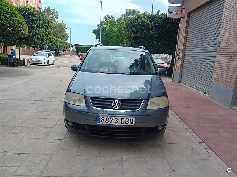 Gris / plata Usado 2004 VW Touran Edition Monovolumen | 3499 € (Buen precio) - Imagen 1/4