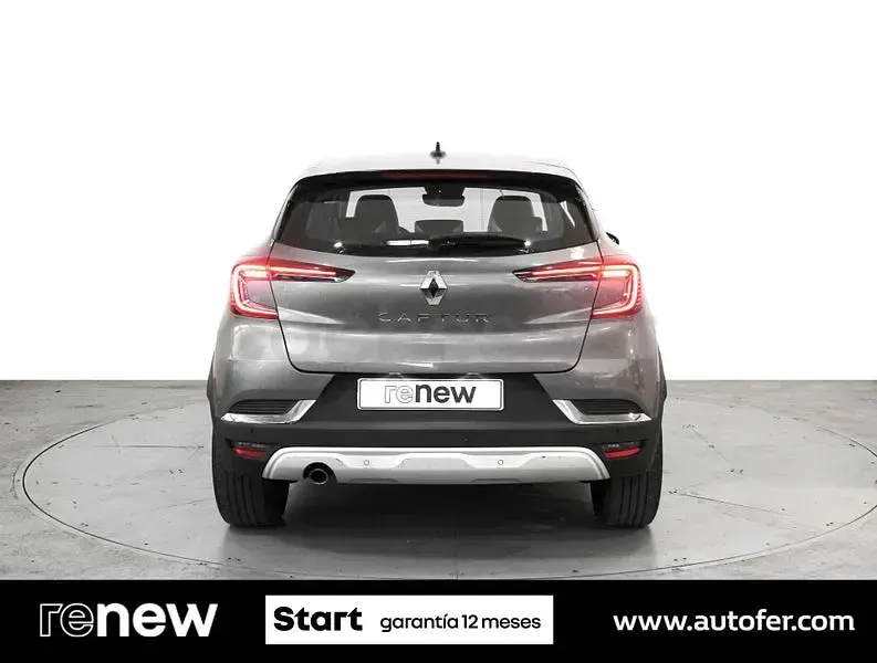 Usado Renault Captur Zen 90 CV (66 kW) 2021 Gris / plata SUV