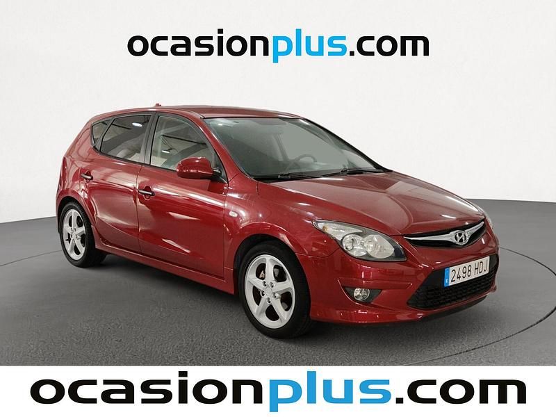Usado Hyundai i30 Comfort 90 CV (66 kW) 2011 Rojo Berlina