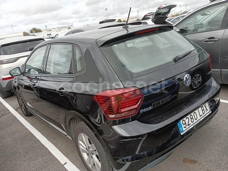 Usado VW Polo Advance 95 CV (69 kW) 2020 Negro Berlina