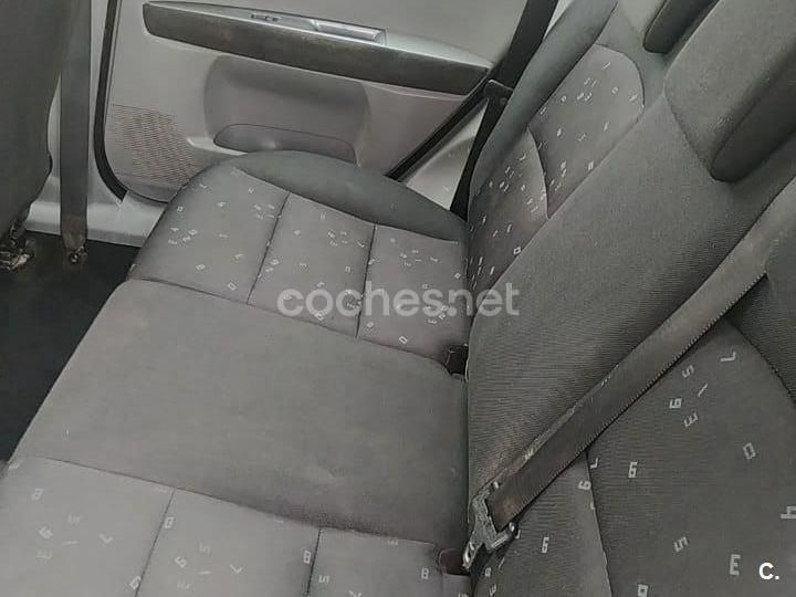 Gris / plata Usado 2005 Mazda 2 Active Berlina | 1700 € - Imagen 1/4