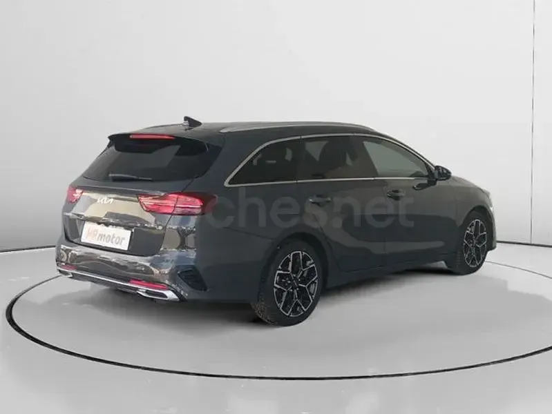 Usado Kia Ceed GT GT-Line 120 HP (88 kW) 2023 Cinzento Carrinha