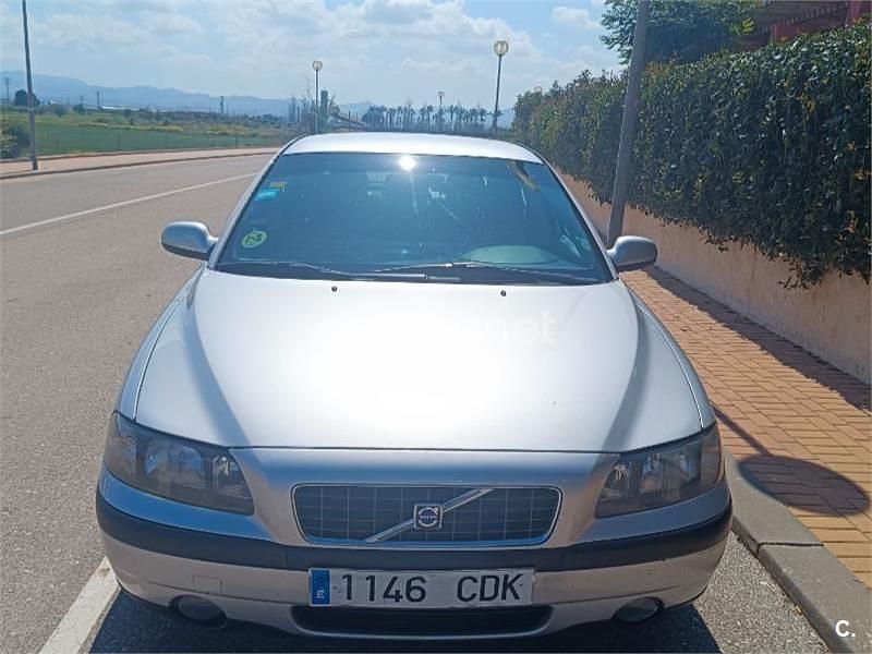 Usado Volvo S60 140 CV (102 kW) 2003 Gris / plata Berlina