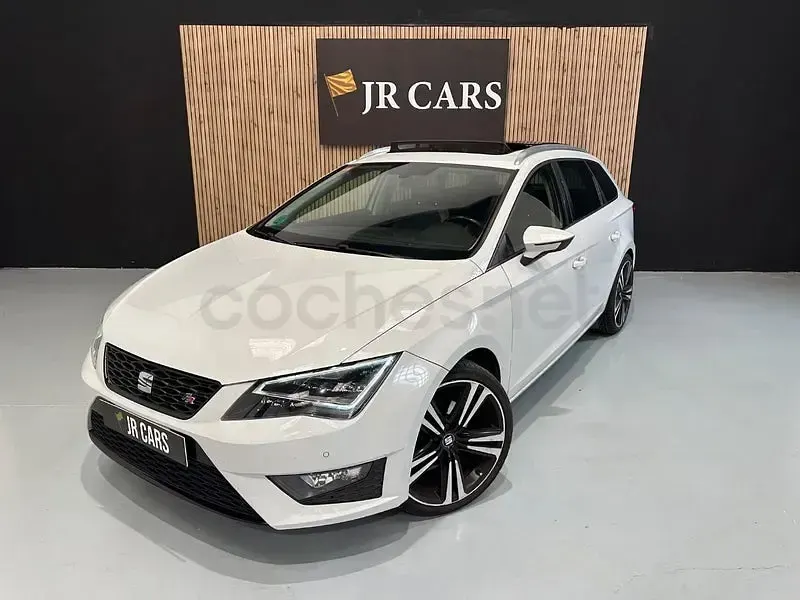 Usado Seat Leon FR 150 CV (110 kW) 2016 Blanco Familiar