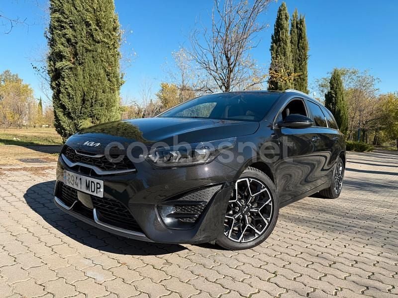 Negro Usado 2023 Kia Ceed GT GT-Line Familiar | 19.990 € (Precio justo) - Imagen 1/4