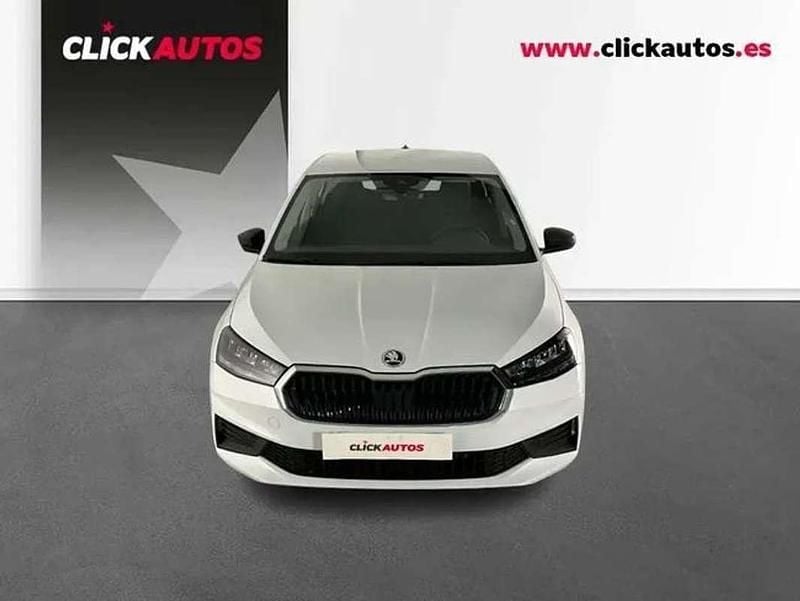 Usado Skoda Fabia Essence 80 CV (58 kW) 2025 Blanco Utilitario