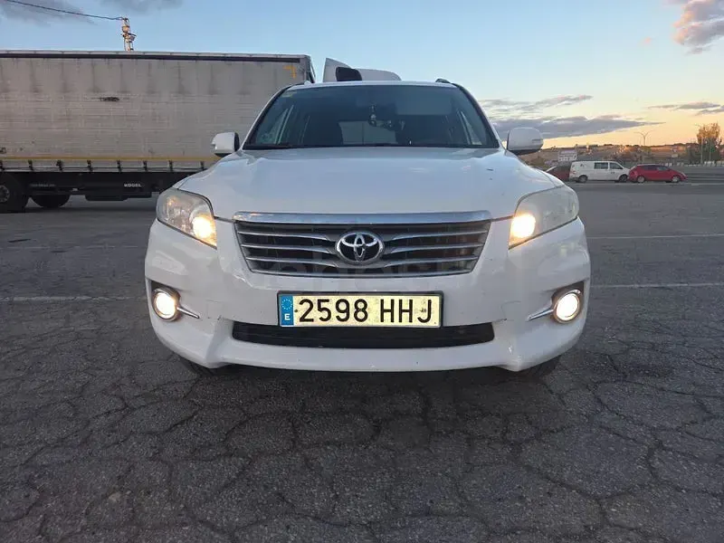 Usado Toyota RAV4 Advance 150 CV (110 kW) 2011 Blanco SUV