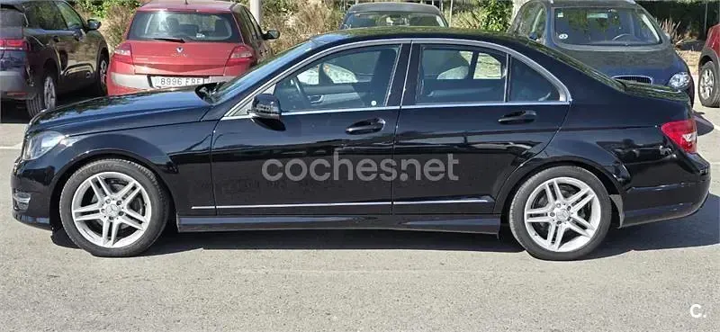 Usado Mercedes C180 156 CV (114 kW) 2013 Negro Berlina