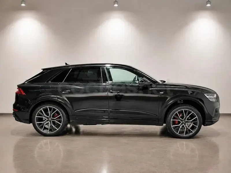 Usado Audi Q8 S-Line 340 CV (250 kW) 2023 Negro SUV