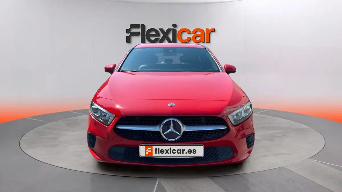 Usado Mercedes A180 116 CV (85 kW) 2019 Rojo Berlina
