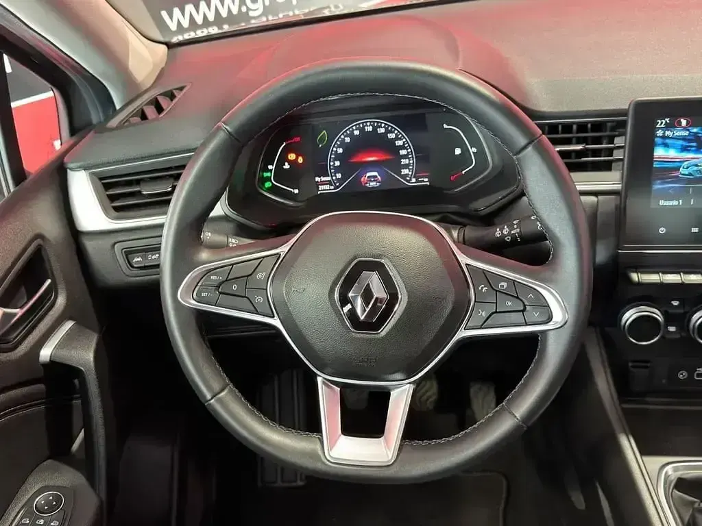 Usado Renault Captur Techno 145 CV (106 kW) 2024 Gris SUV