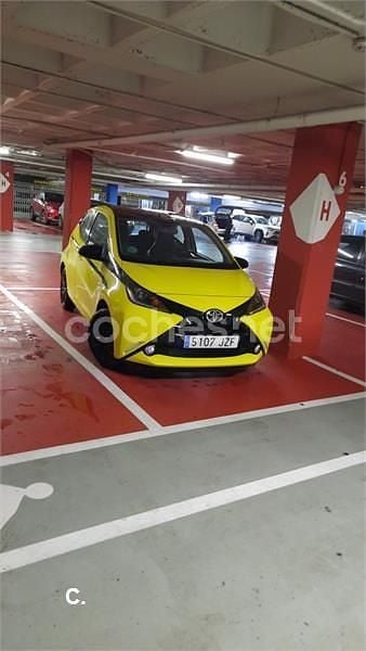 Usado Toyota Aygo X-cite 69 CV (50 kW) 2017 Amarillo Utilitario