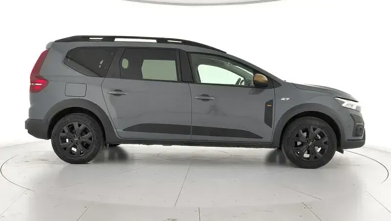 Usado Dacia Jogger Extreme 140 CV (102 kW) 2024 Gris Monovolumen