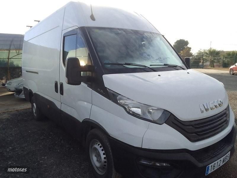 Usado Iveco Daily 160 CV (117 kW) 2022 Blanco Van