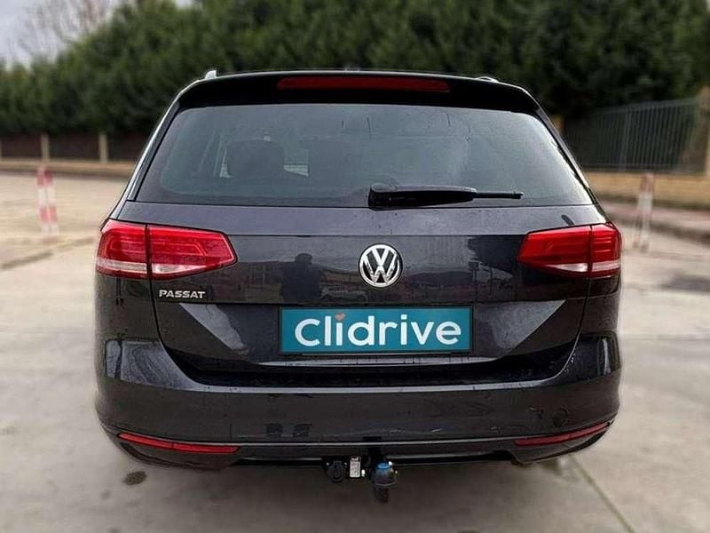 Usado VW Passat Advance 150 HP (110 kW) 2019 Cinzento Carrinha