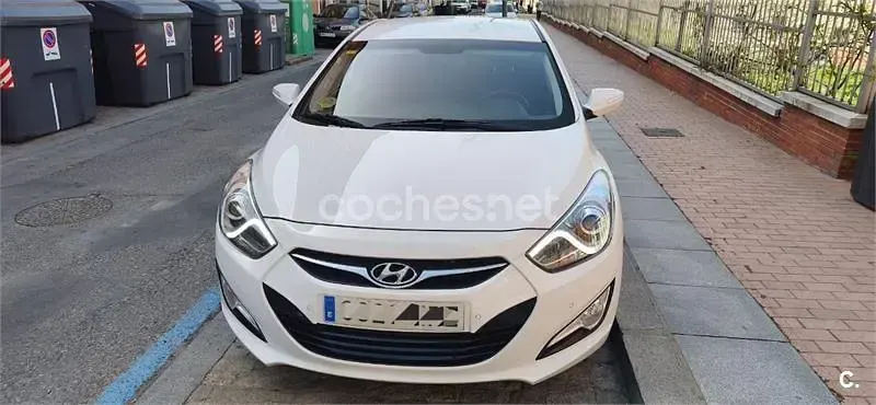 Usado Hyundai i40 136 CV (100 kW) 2013 Blanco Berlina