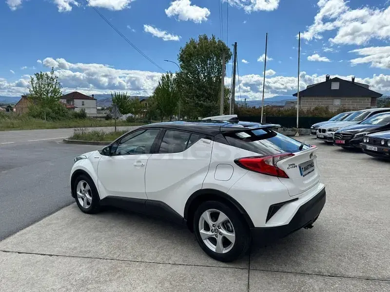 Usado Toyota C-HR Plus 122 CV (89 kW) 2019 Blanco SUV