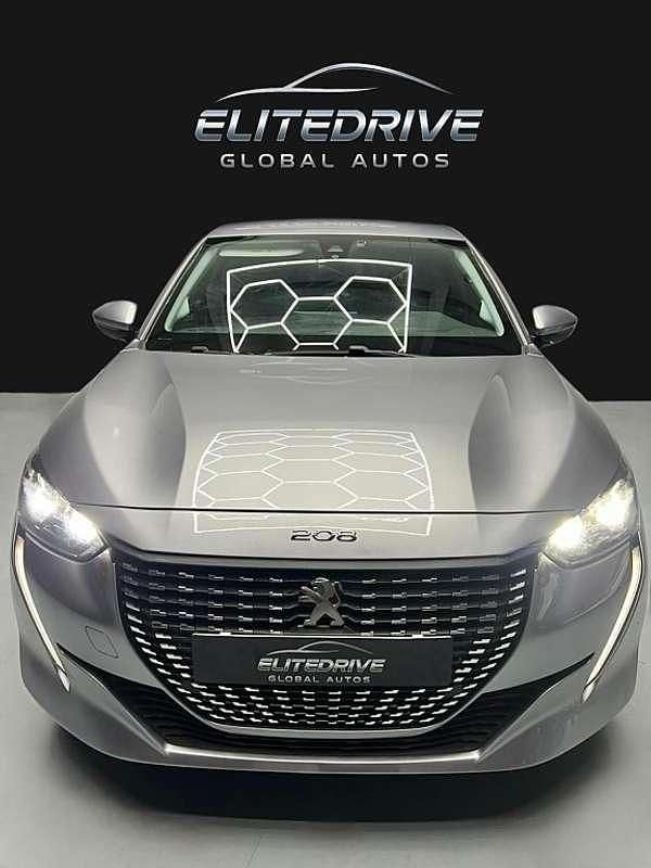 Usado Peugeot 208 Style 75 CV (55 kW) 2021 Gris / plata Utilitario