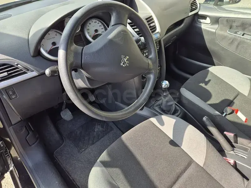 Usado Peugeot 207 90 CV (66 kW) 2007 Negro Berlina