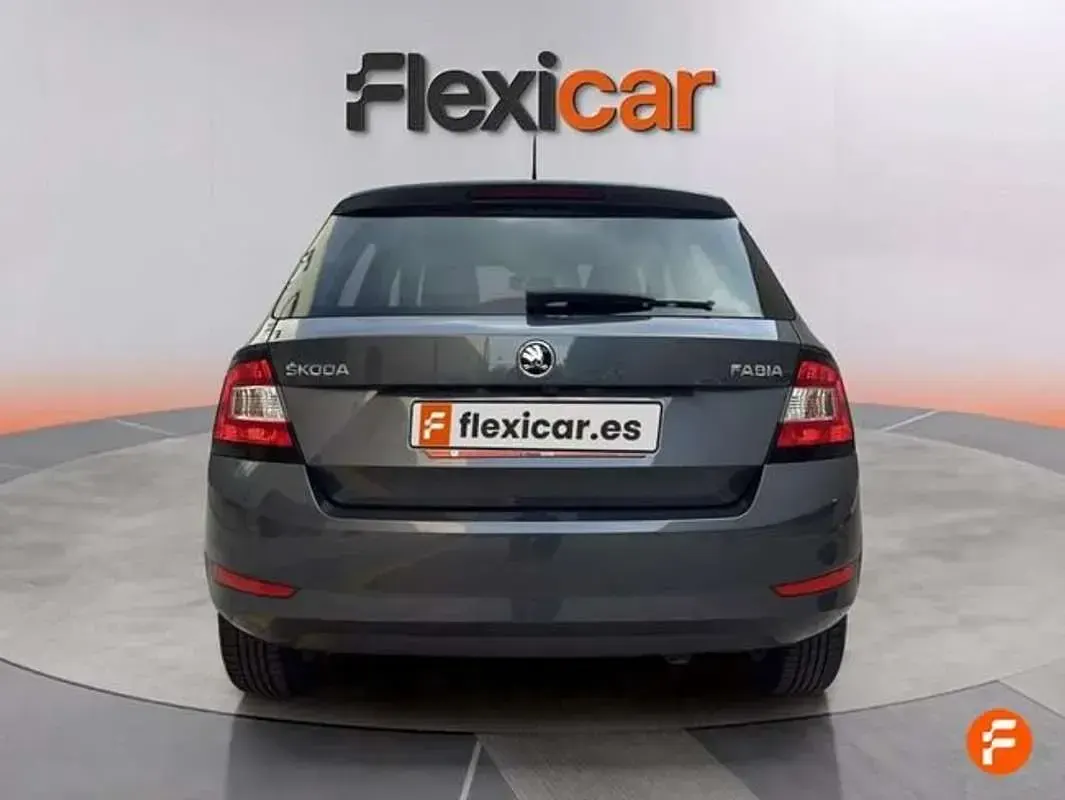 Käytetty Skoda Fabia Ambition 75 HP (55 kW) 2019 Harmaa Viistoperä