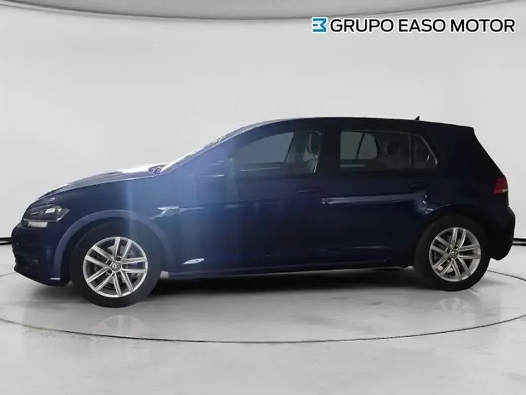 Usado VW Golf VIII Edition 131 CV (96 kW) 2020 Azul Berlina