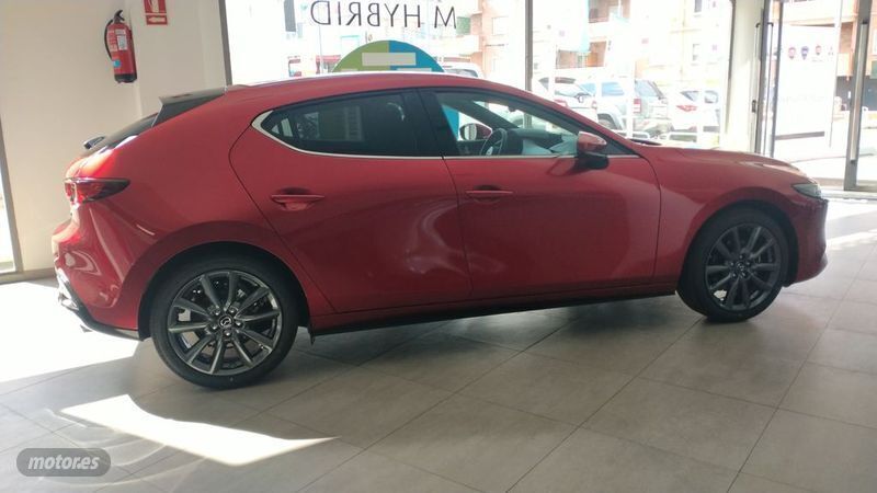 Rojo Usado 2023 Mazda 3 Exclusive-Line Berlina | 27.800 € (Precio justo) - Imagen 1/4