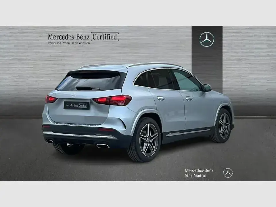 Käytetty Mercedes GLA200 AMG line 150 HP (110 kW) 2025 Harmaa Katumaasturi