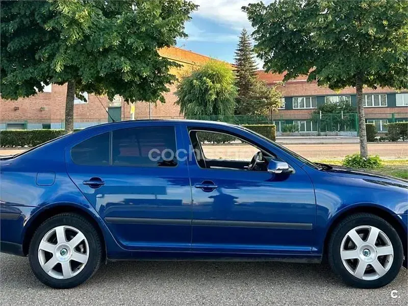 Usado Skoda Octavia 105 CV (77 kW) 2008 Azul Berlina